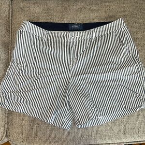 Old Navy navy blue striped shorts, size 6